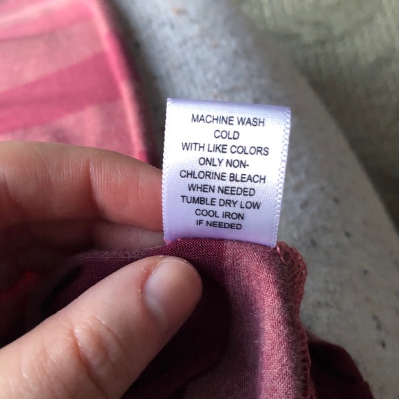 EUC Nollie Pink Ombré V Neck Short Sleeve T-Shirt - Picture 9 of 9